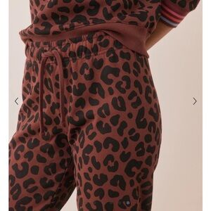 Marine Layer Leopard Anytime Sweatpants - Size Medium
EUC worn once